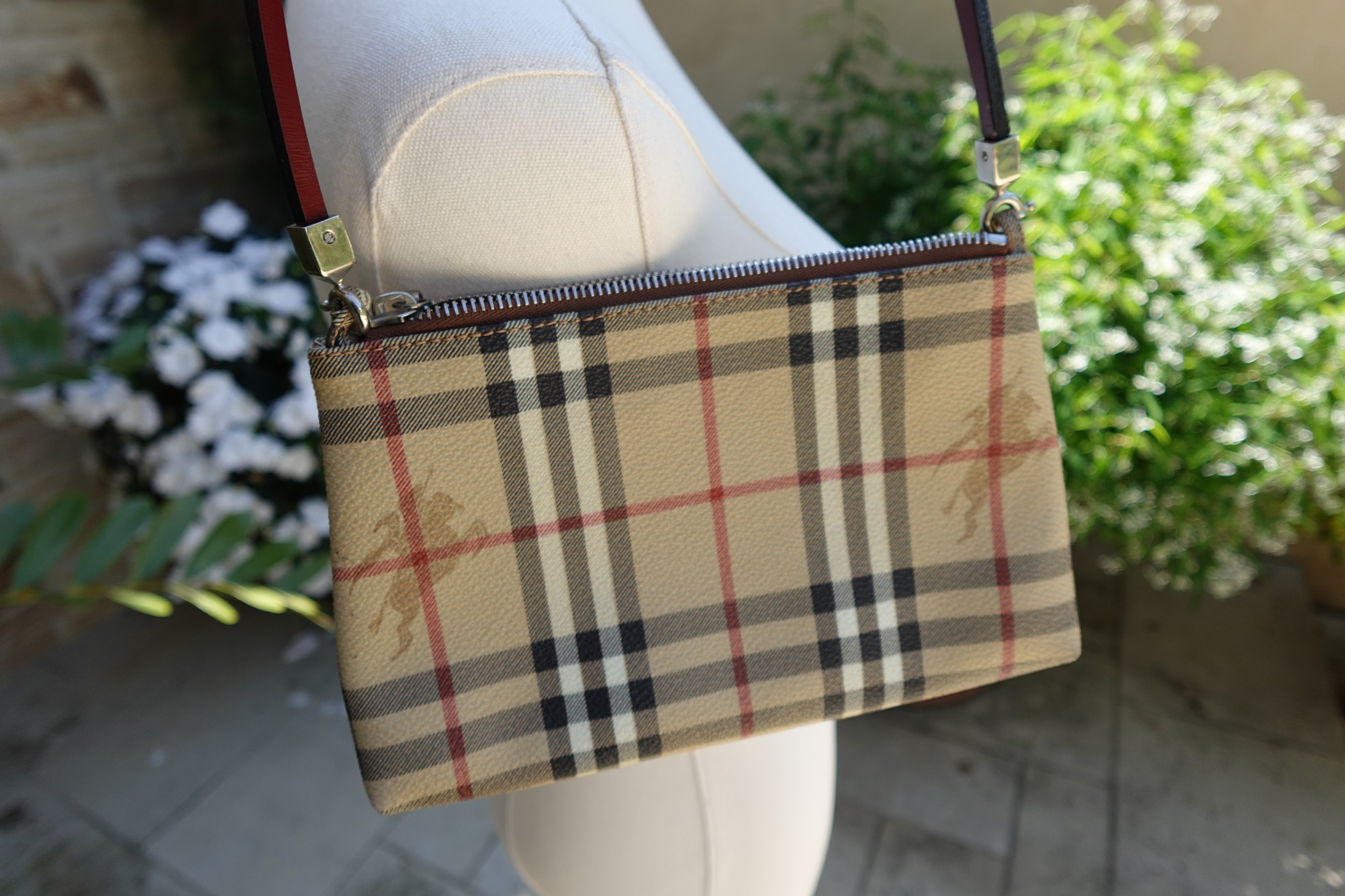 Burberry small pouch online